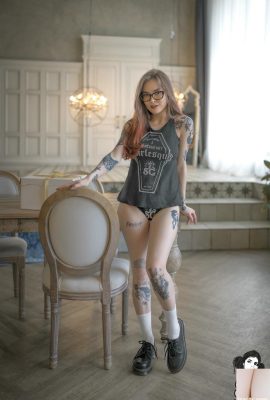(Suicide Girls) 23 luglio 2025 – Alenagzhel – La tua torta di compleanno (41P)