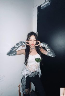 La bella bellezza “Kui Ni” ha un temperamento straordinario! Gli occhi sono costantemente seducenti (10P)