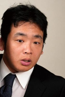 Yurira: Mia moglie è l'amica sessuale del mio vicino Yurira (21P)