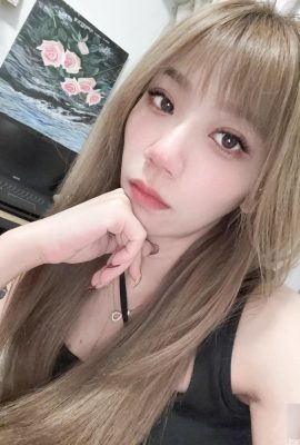 “Momo” esplode il fascino della squisita bellezza ed è piena di tentazioni (10P)