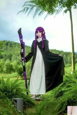 Il cosplay di Meiines (ymours) Fern – Sousou o Frie