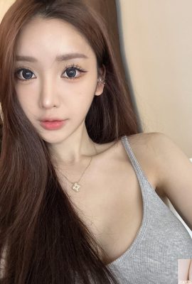 La calda bellezza “BirdyBirdy” è esplosa e traboccata, facendo girare la testa a tutti (10P)