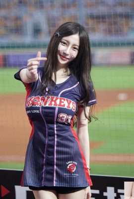 “Sandy” ha un seno sexy e un sorriso dolcissimo (10P)