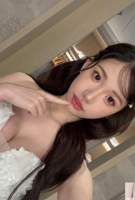 La pelle chiara e bella di “Yixuan” è così carina e adorabile (10P)